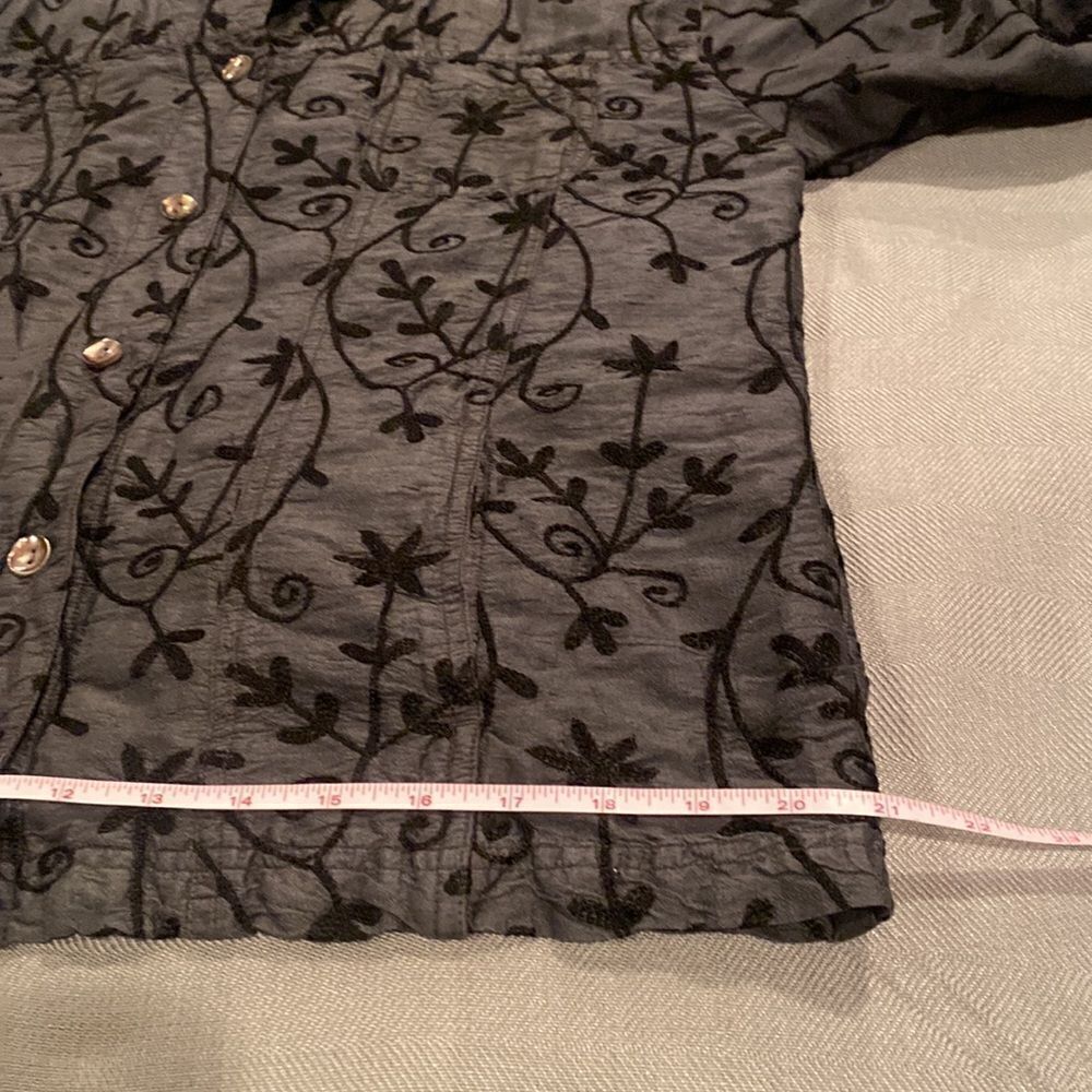 Chico’s Embroidered Jacket Size Medium - Picture 9 of 10